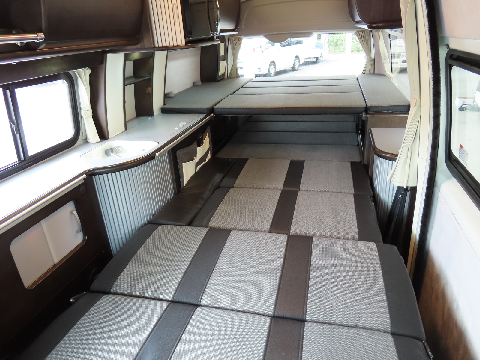 キャンピングカーバンコン