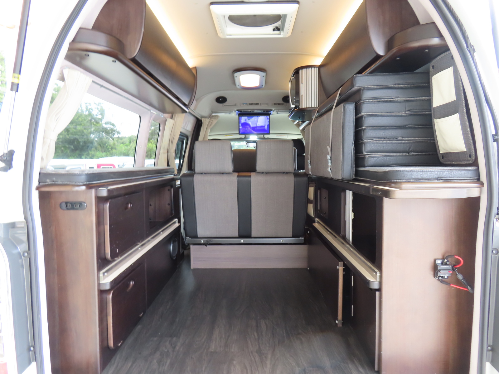 キャンピングカーバンコン