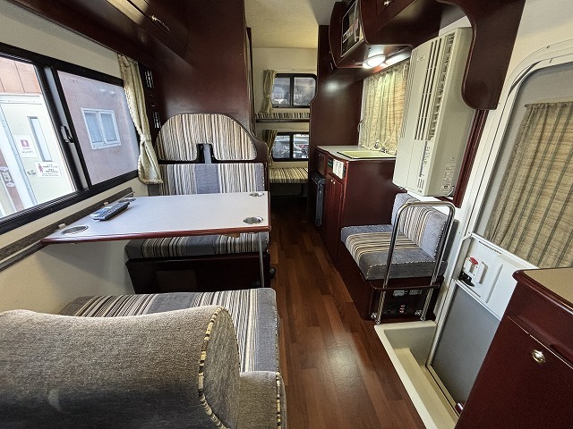 キャンピングカーキャブコン