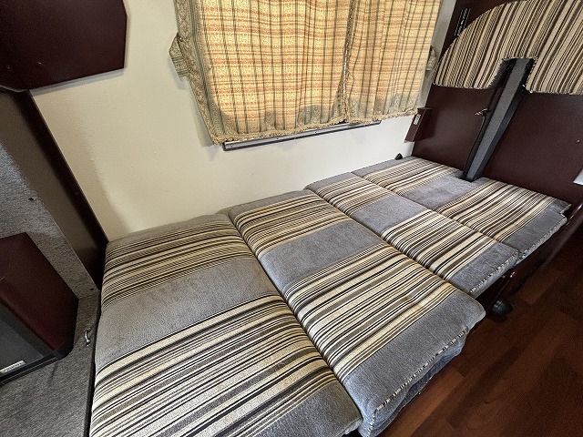 キャンピングカーキャブコン