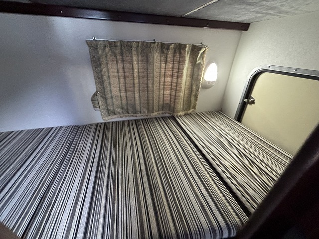 キャンピングカーキャブコン