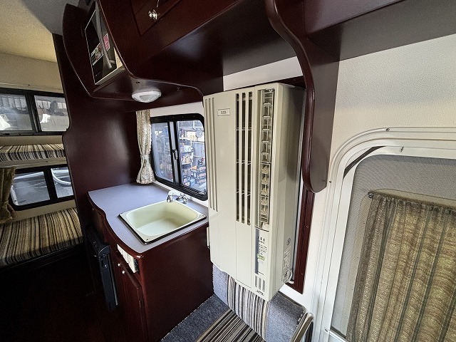 キャンピングカーキャブコン