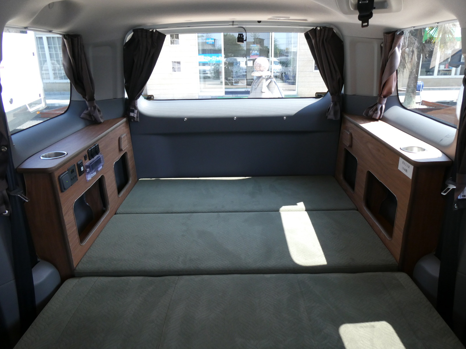 キャンピングカーバンコン