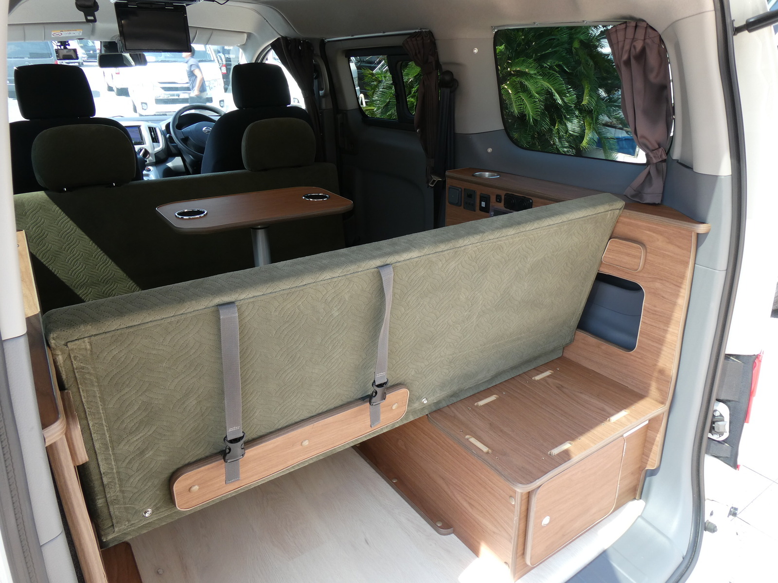 キャンピングカーバンコン