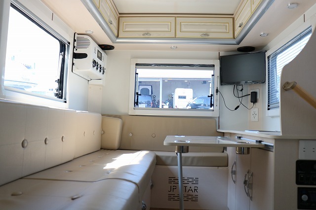 キャンピングカー軽キャンパー