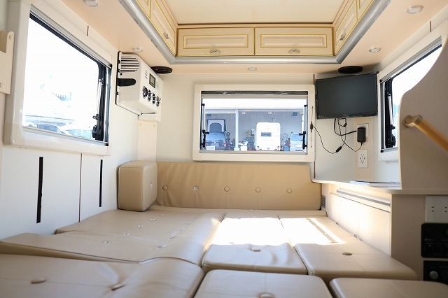 キャンピングカー軽キャンパー