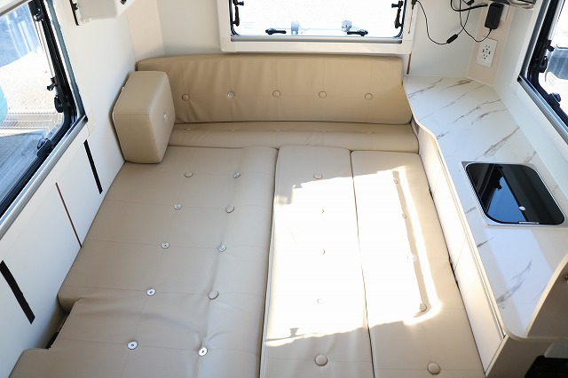 キャンピングカー軽キャンパー