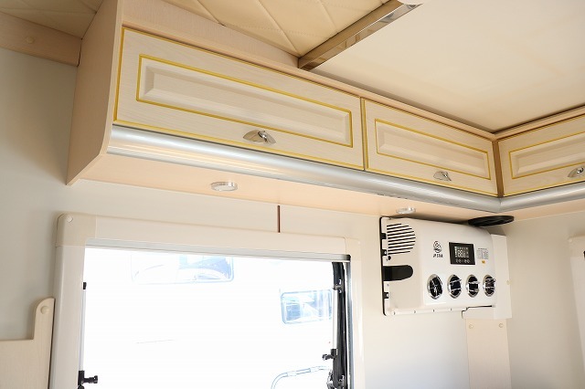 キャンピングカー軽キャンパー