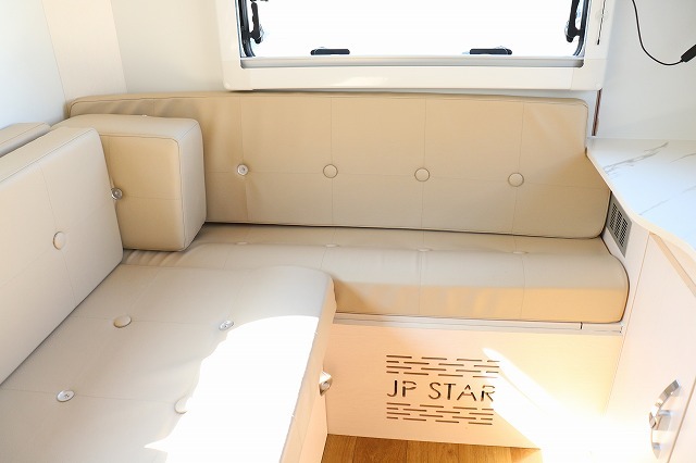 キャンピングカー軽キャンパー