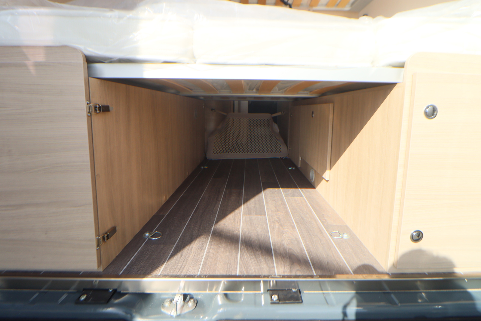 キャンピングカーバンコン