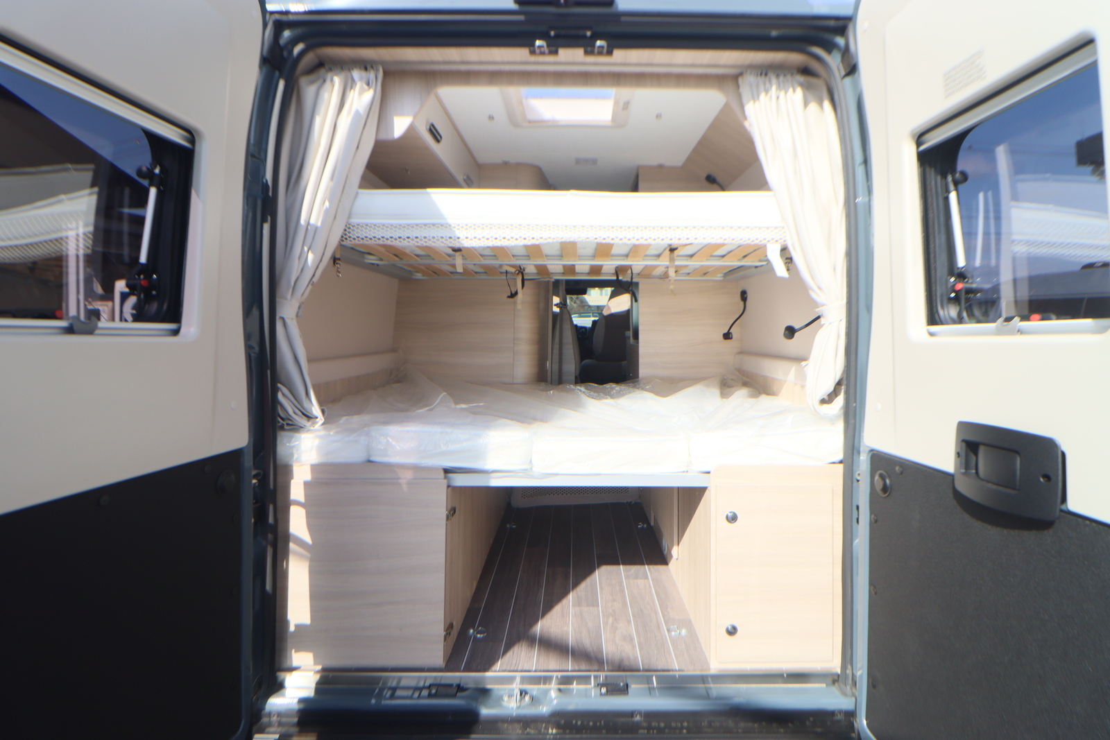 キャンピングカーバンコン