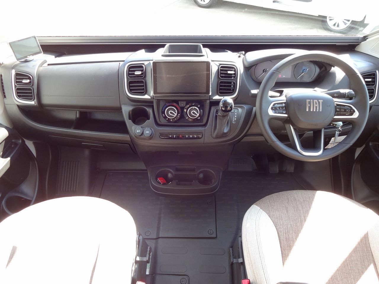 キャンピングカーバンコン