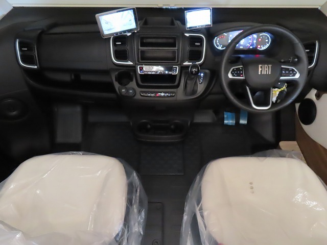 キャンピングカーバスコン