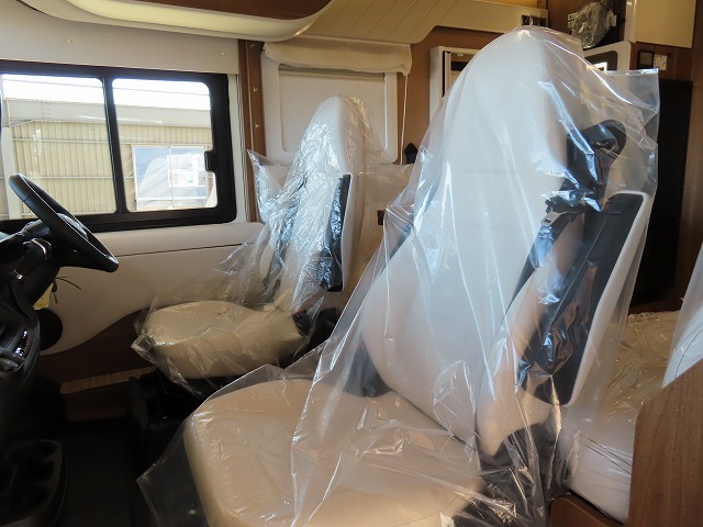 キャンピングカーバスコン