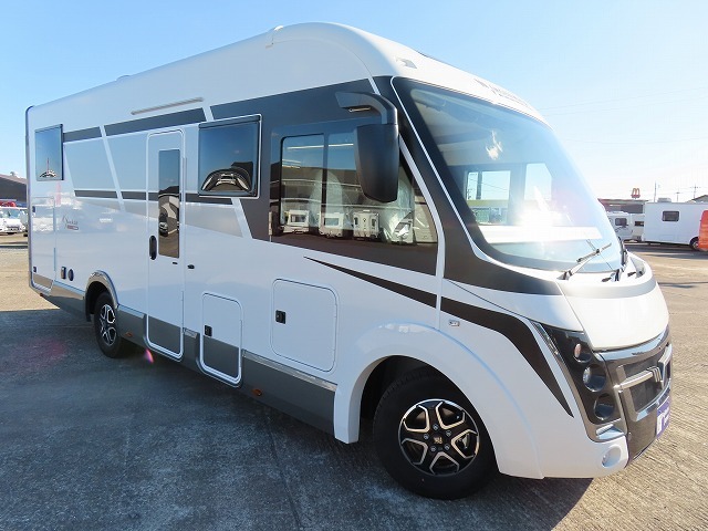 キャンピングカーバスコン