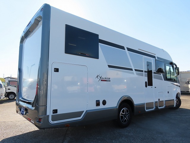 キャンピングカーバスコン