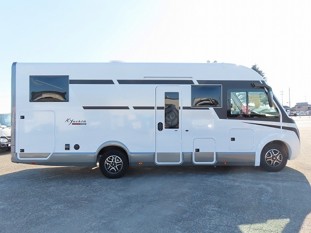 キャンピングカーバスコン