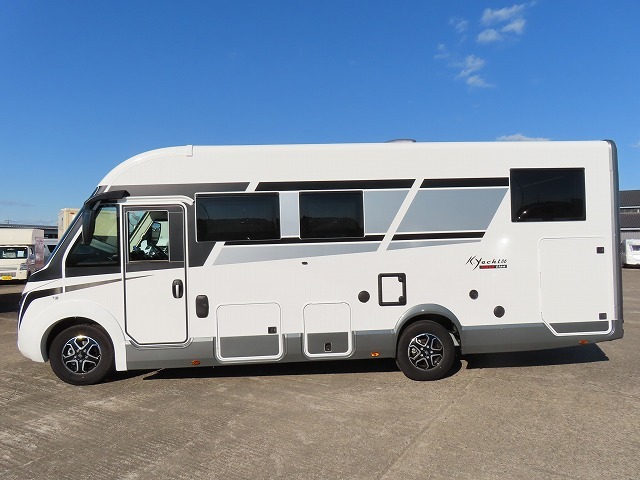 キャンピングカーバスコン