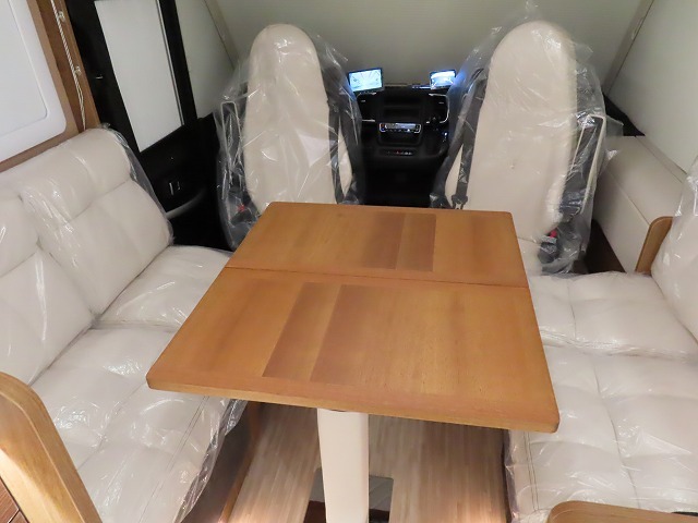 キャンピングカーバスコン