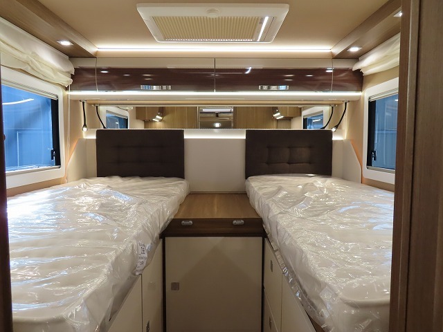 キャンピングカーバスコン