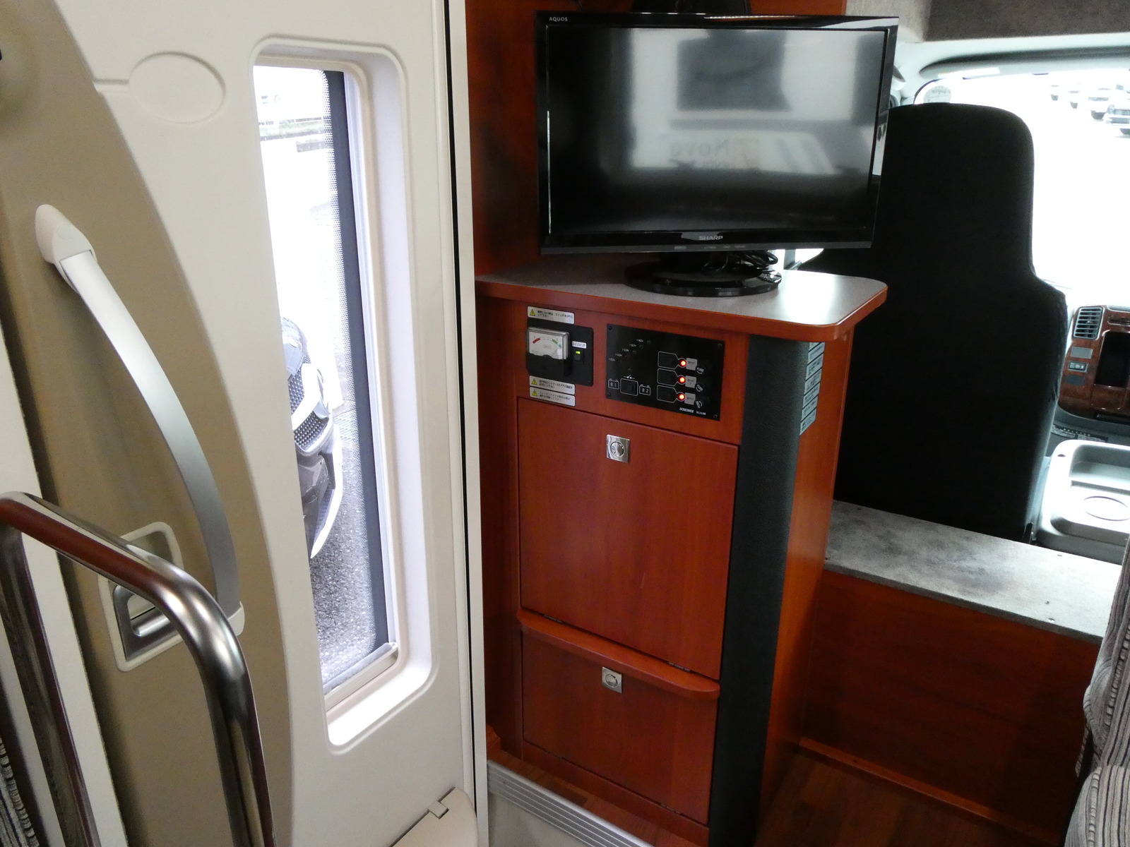 キャンピングカーキャブコン