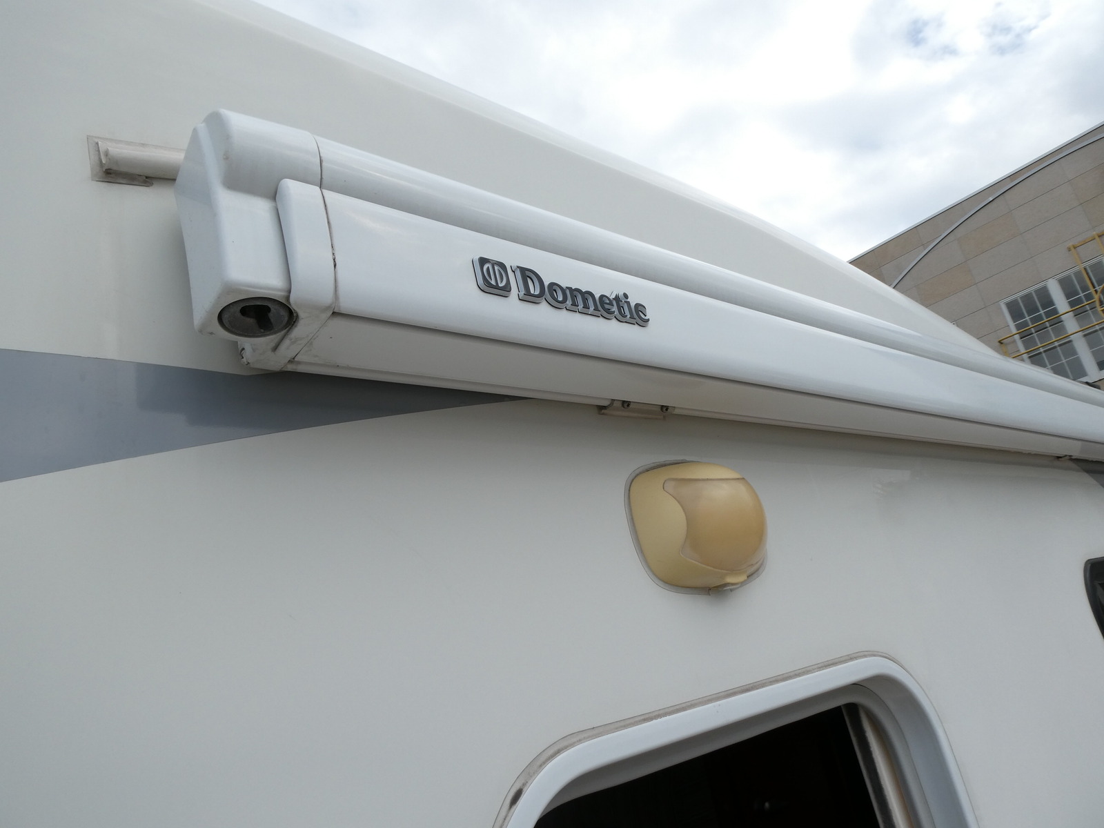 キャンピングカーキャブコン