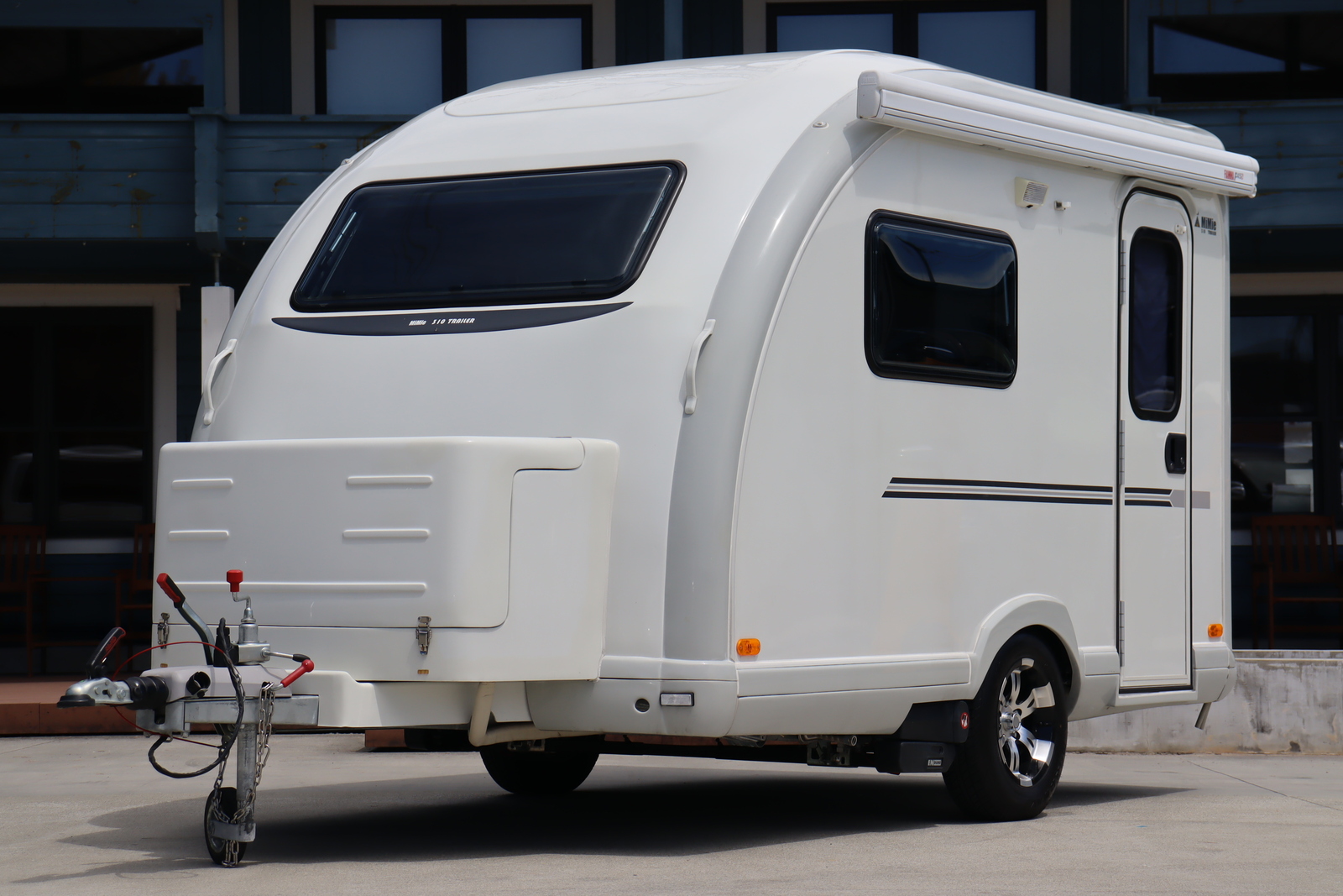 キャンピングカートレーラー