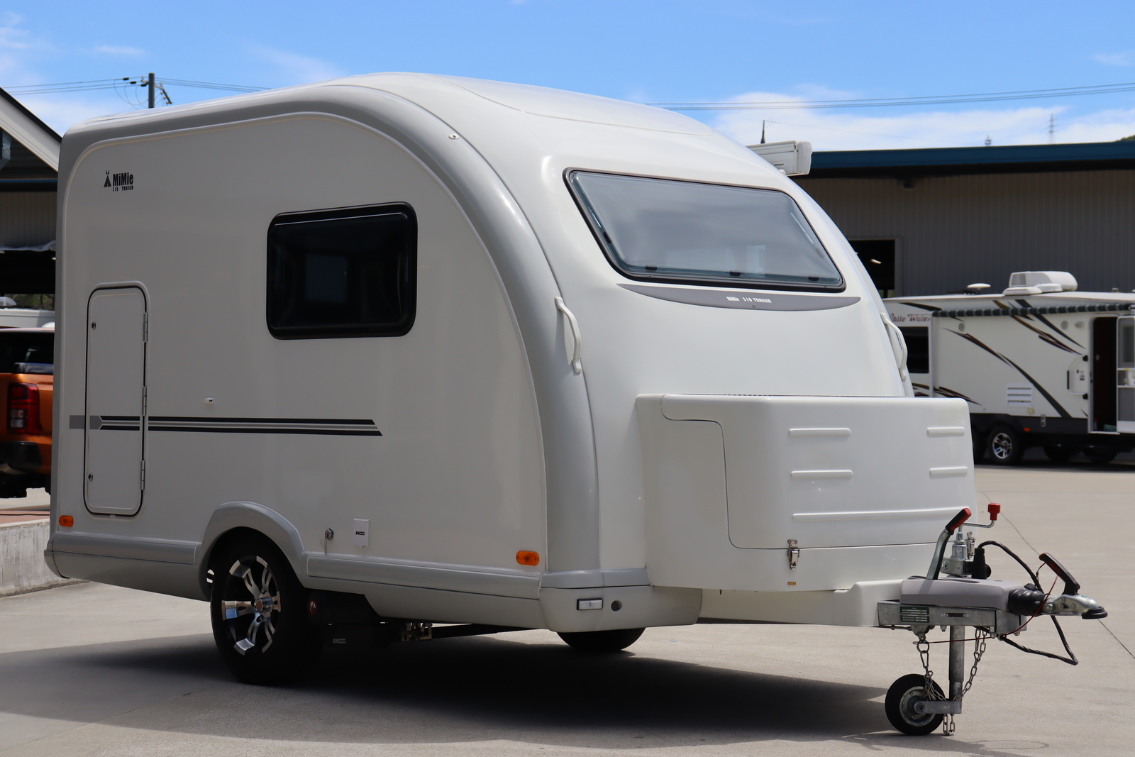 キャンピングカートレーラー