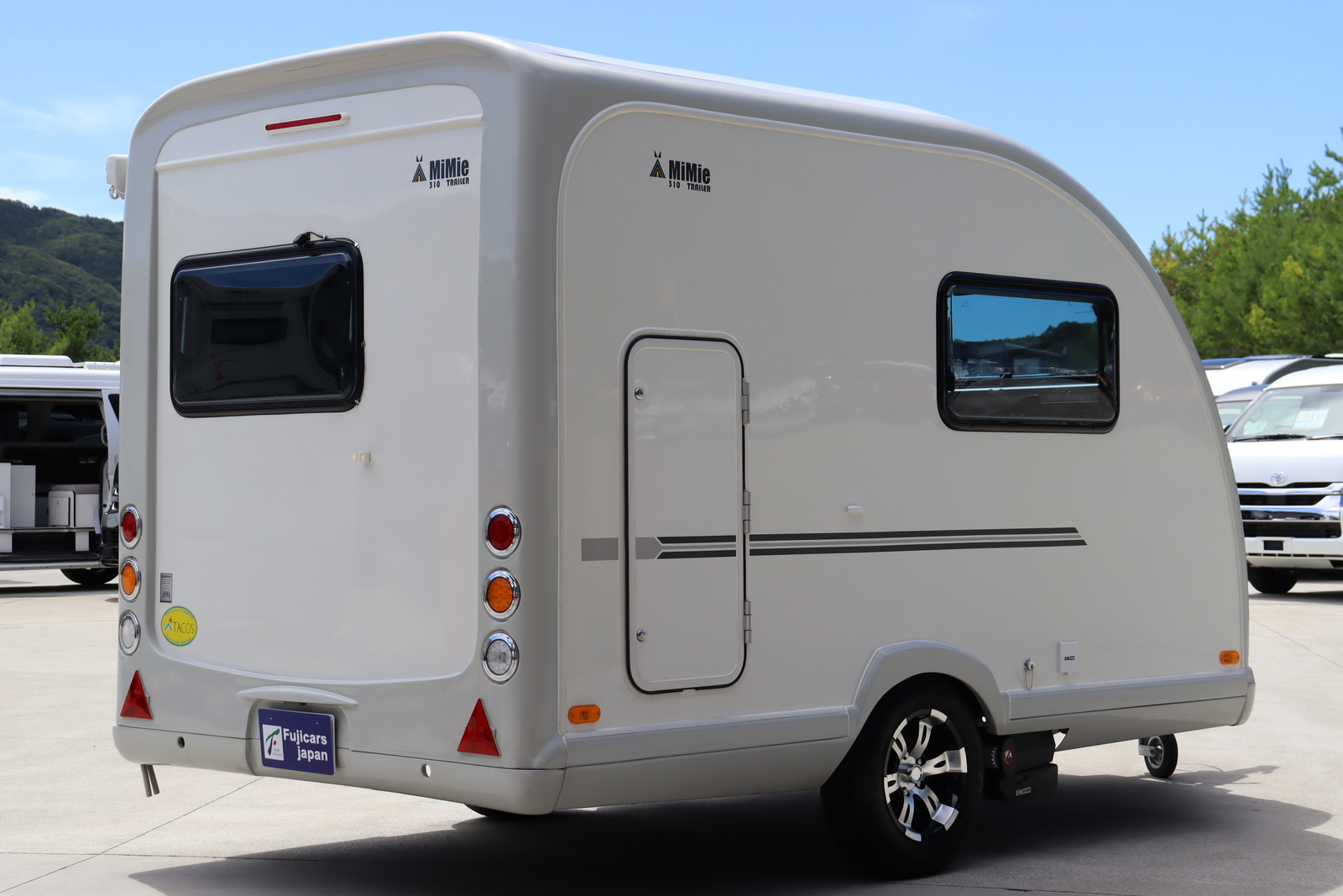 キャンピングカートレーラー