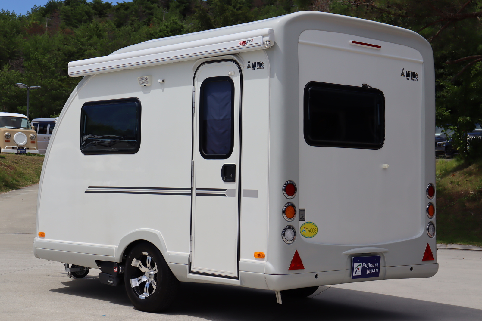 キャンピングカートレーラー