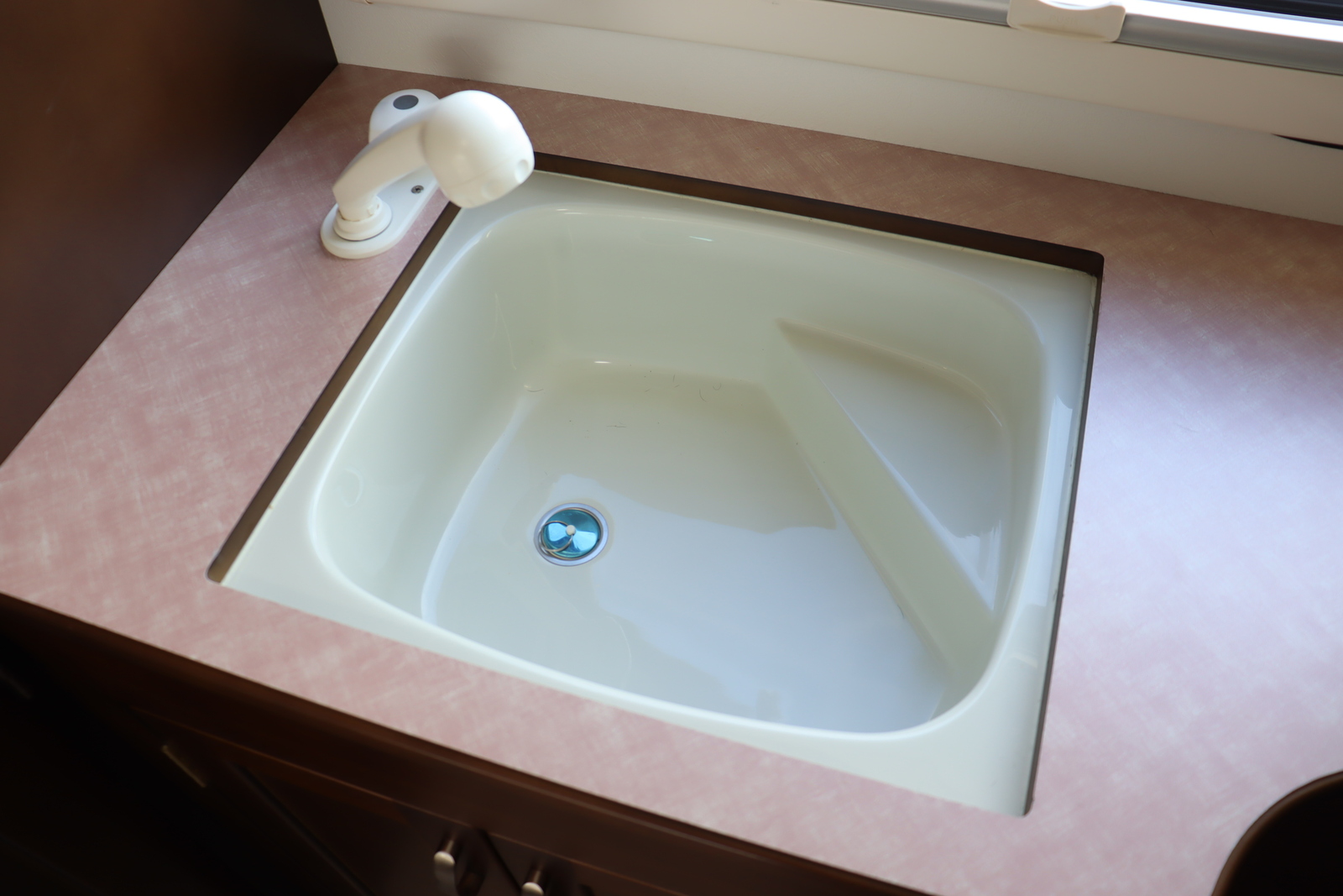 キャンピングカートレーラー