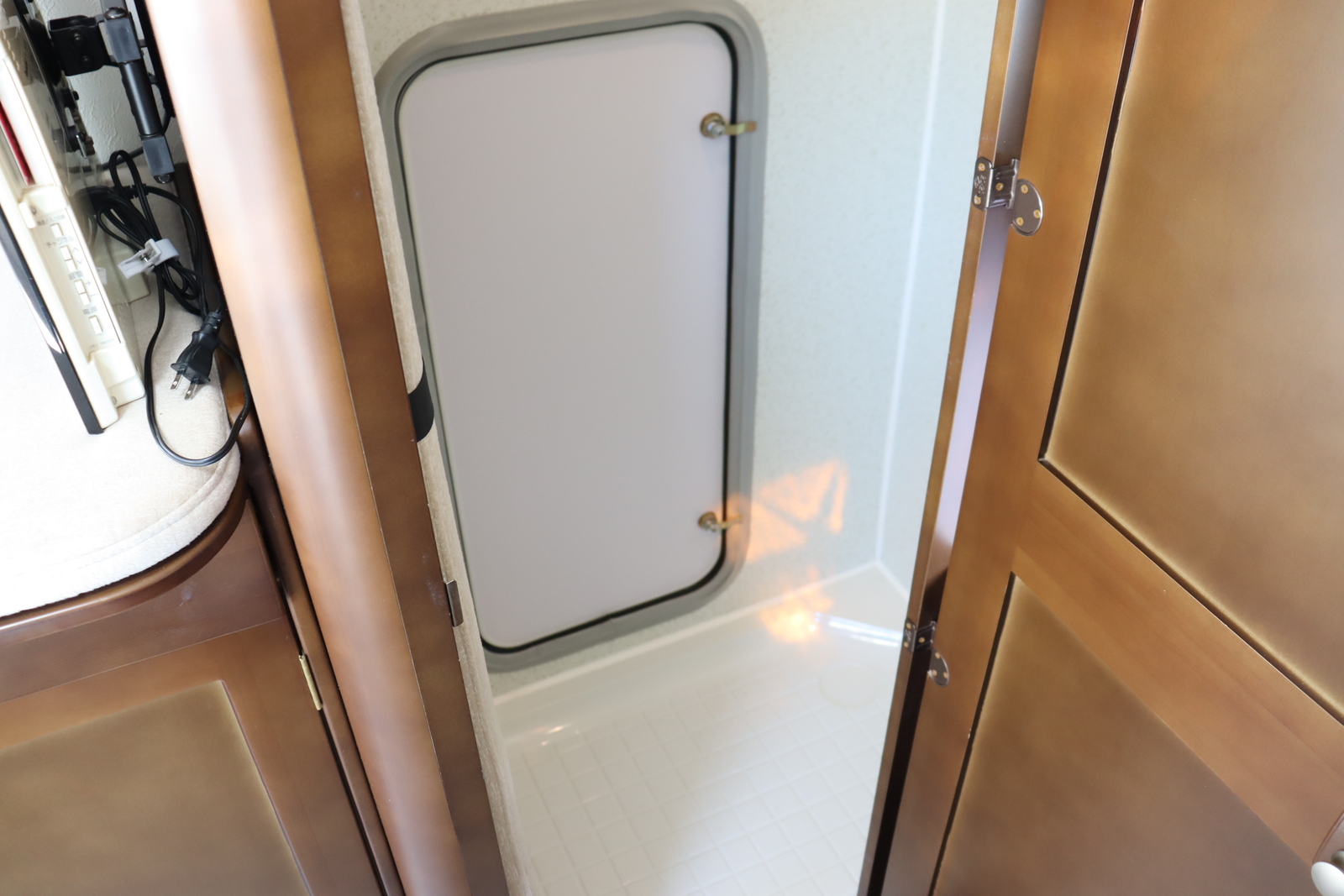 キャンピングカートレーラー