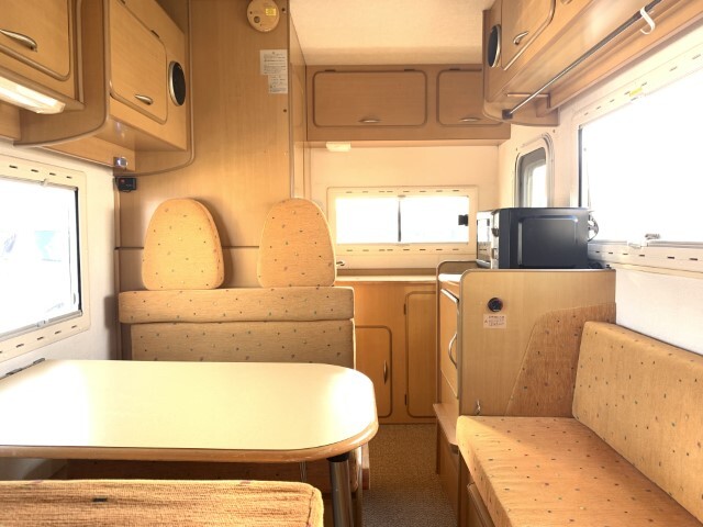 キャンピングカーキャブコン