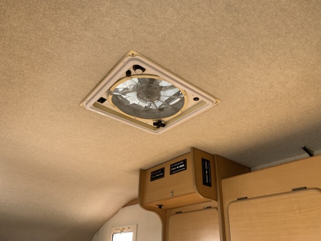 キャンピングカーキャブコン