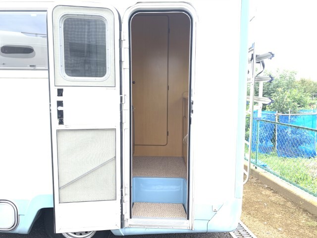 キャンピングカーキャブコン