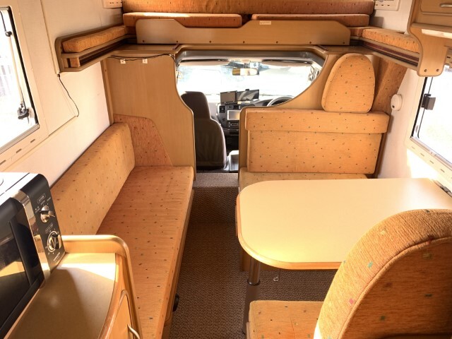 キャンピングカーキャブコン