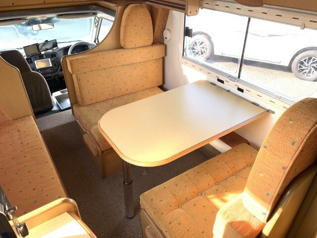 キャンピングカーキャブコン