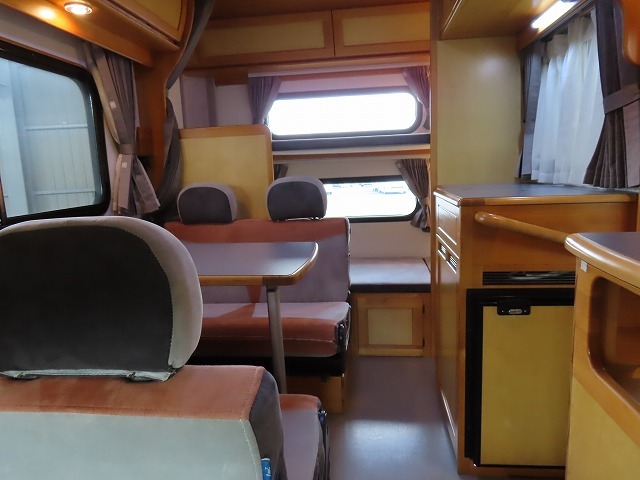 キャンピングカーキャブコン