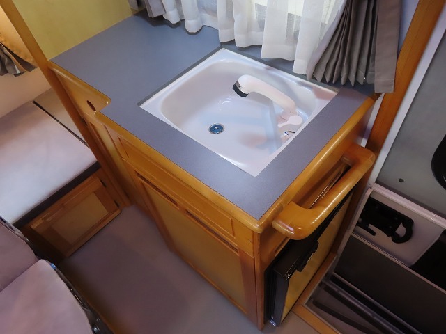 キャンピングカーキャブコン