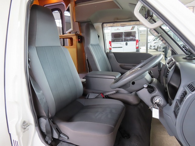 キャンピングカーキャブコン