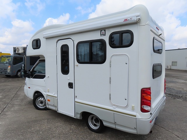 キャンピングカーキャブコン