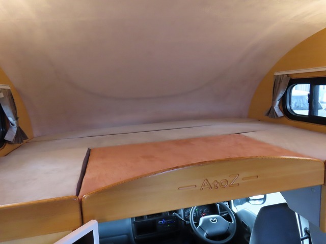 キャンピングカーキャブコン