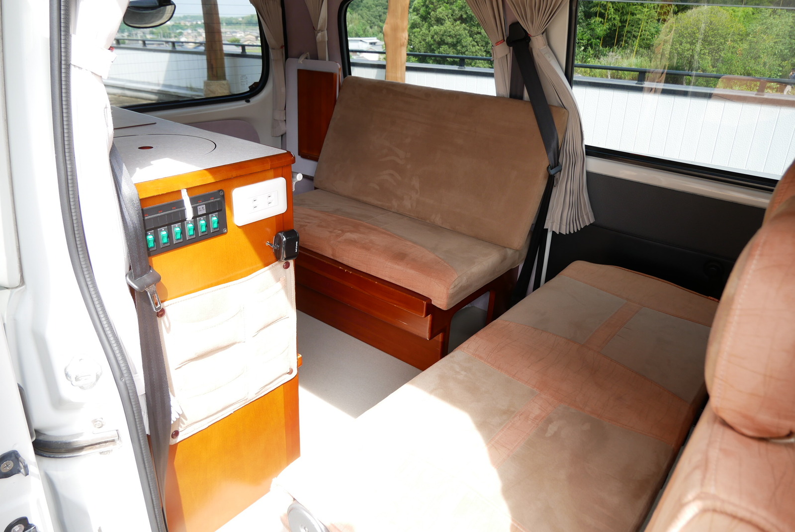 キャンピングカーバンコン