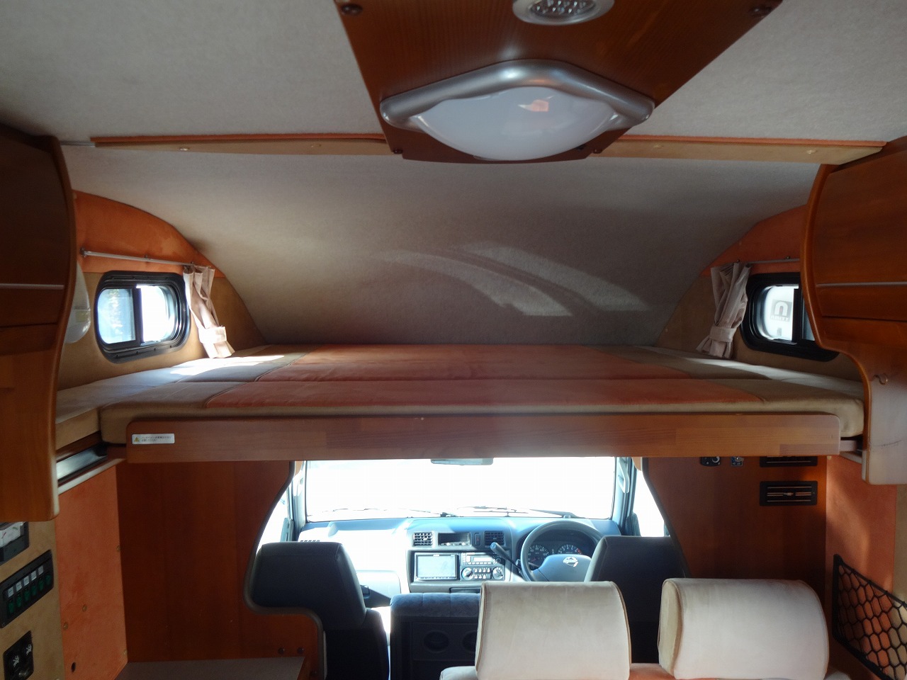 キャンピングカーキャブコン