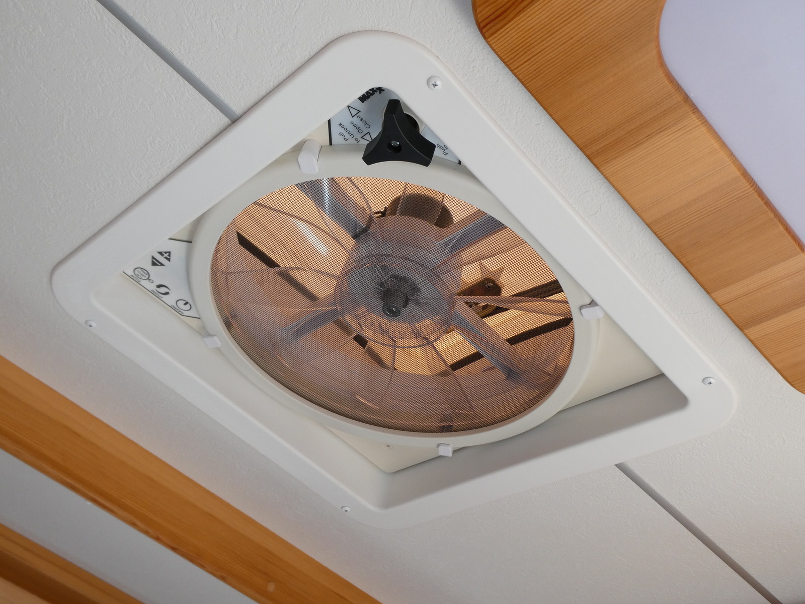 キャンピングカーキャブコン