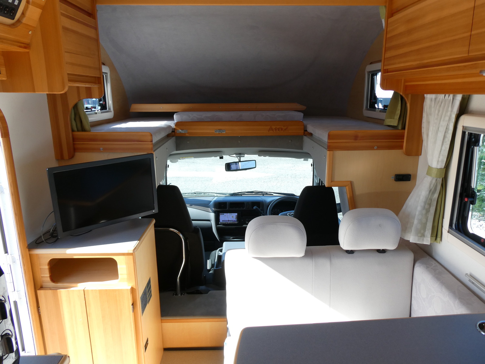 キャンピングカーキャブコン