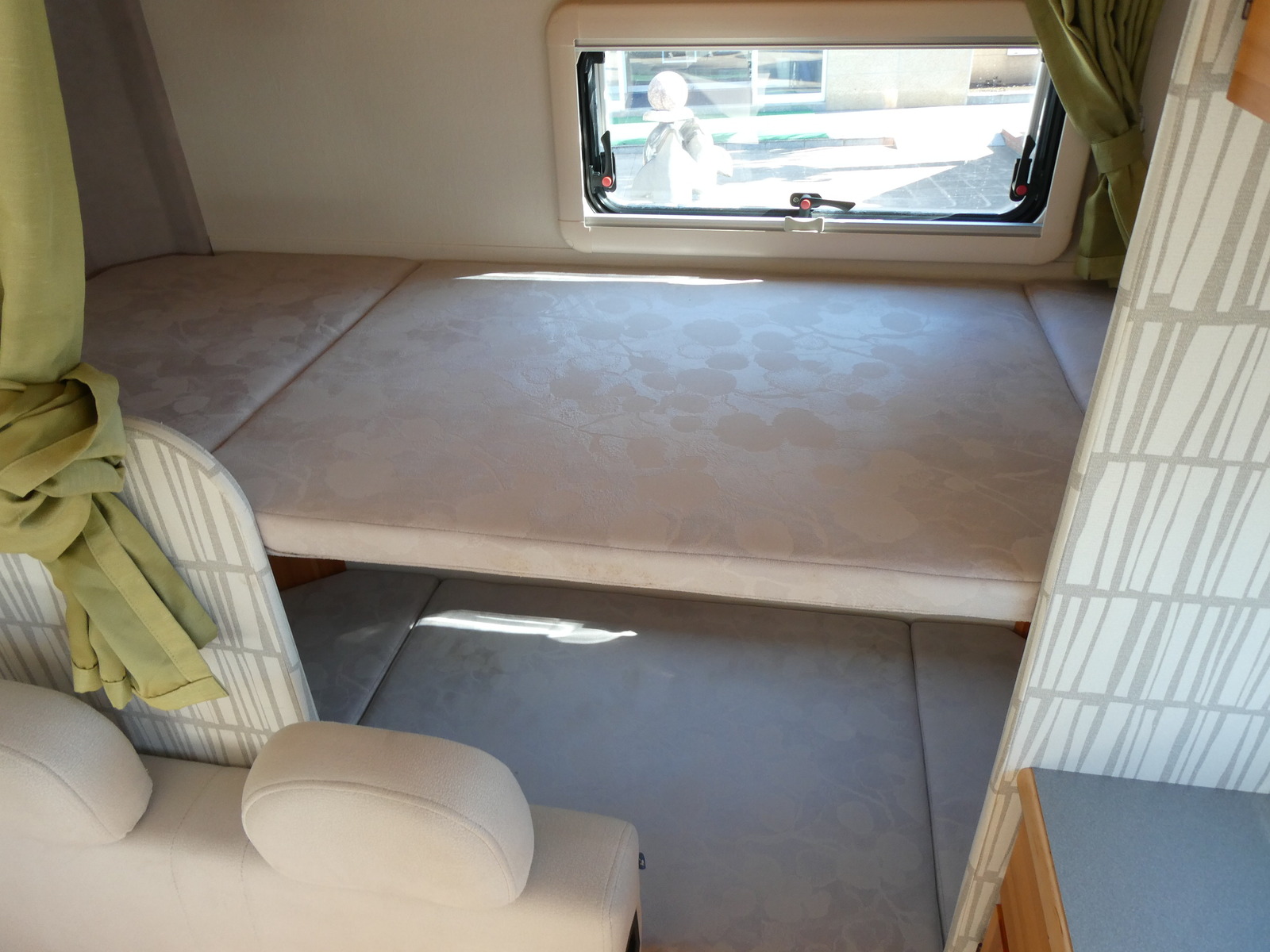 キャンピングカーキャブコン