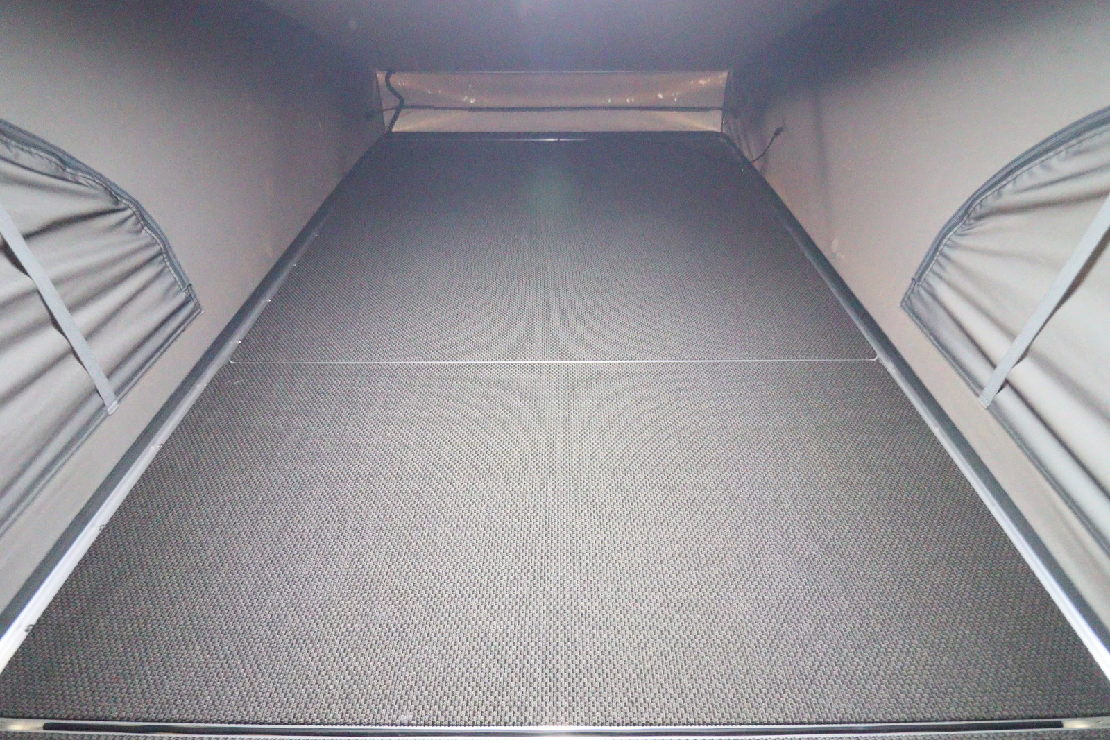 キャンピングカー軽キャンパー