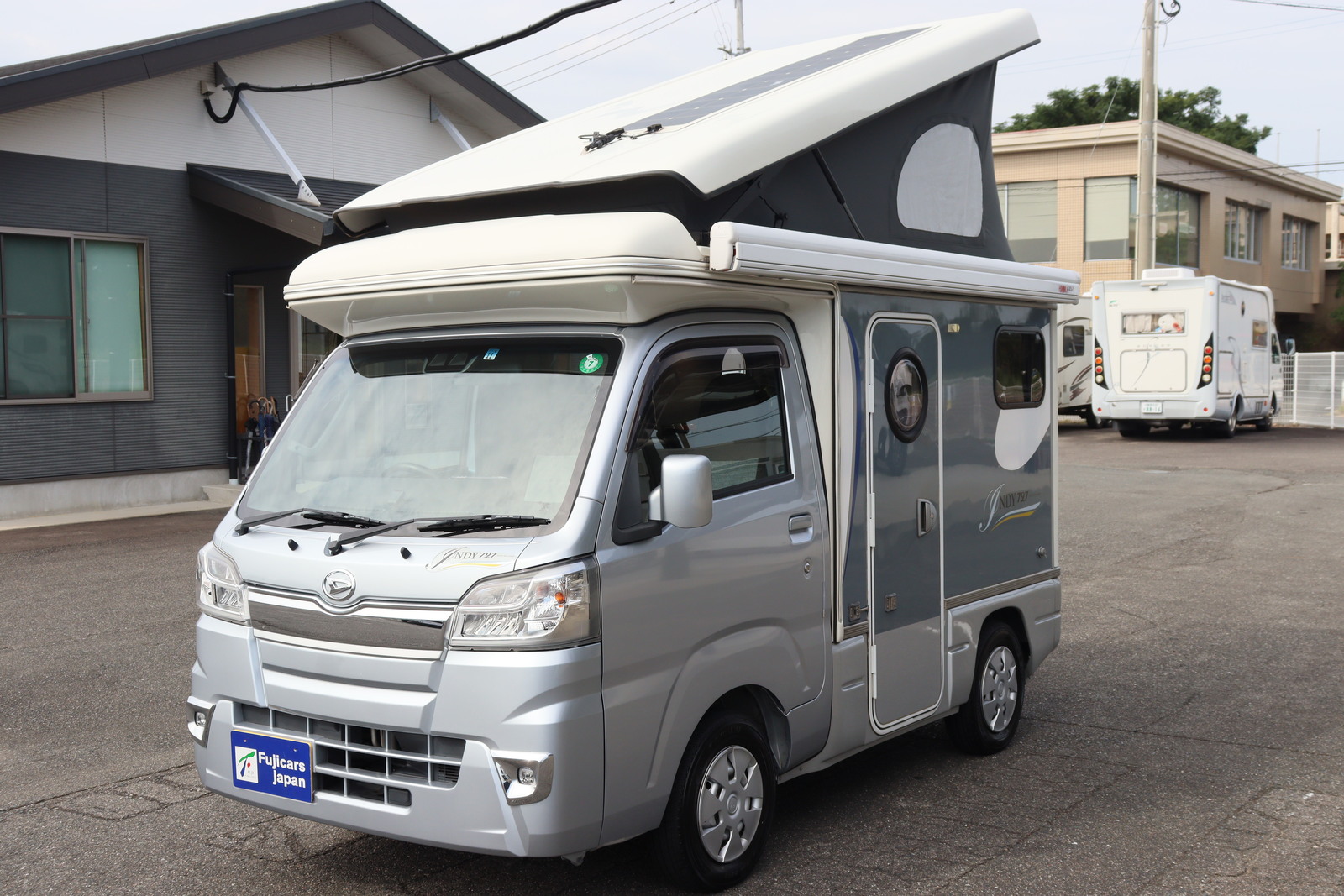 キャンピングカー軽キャンパー