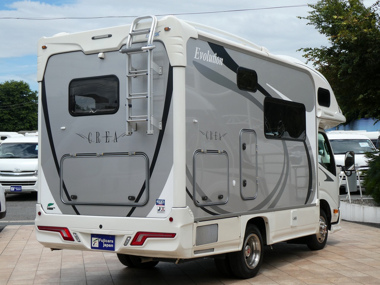 キャンピングカーキャブコン